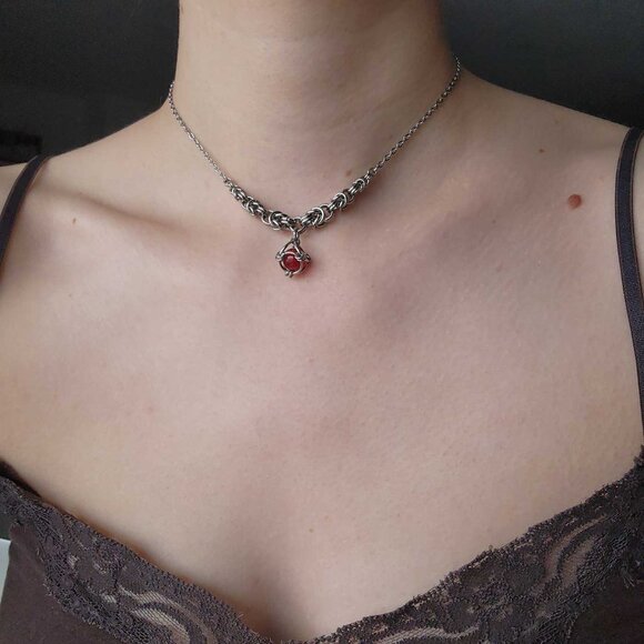 Gothic Victorian vampire blood red and silver chainmail choker necklace - Picture 3 of 10